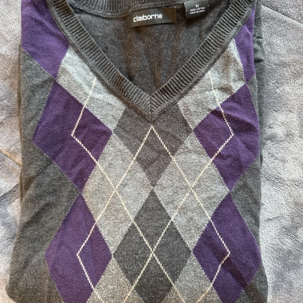 Sweater - Picture 4 of 4